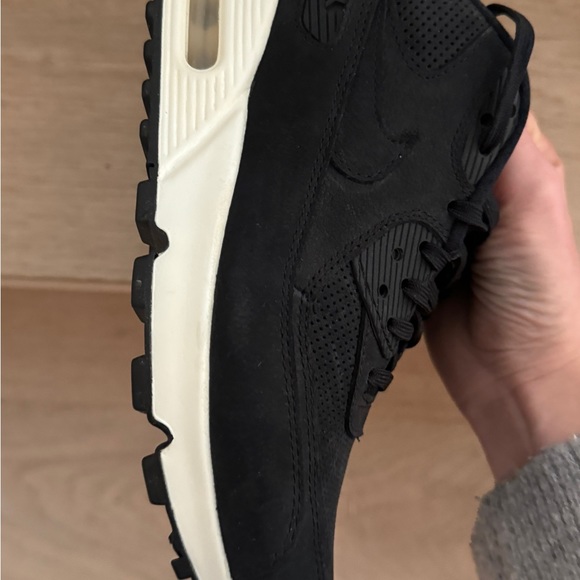 NEW ! NIKE ! Size 8.5! Woman’s - Picture 4 of 9